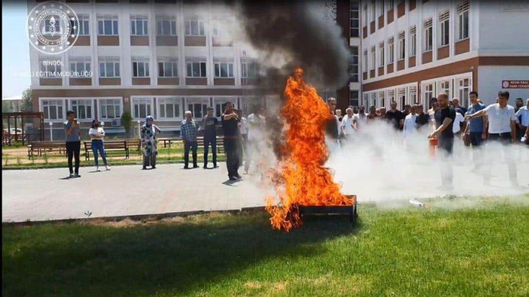 İl Milli Eğitim Müdürlüğümüzde Yangın Tatbikatı Yapıldı.