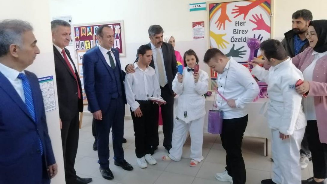İl Milli Eğitim Müdürümüz Halil Yücel, 10-16 Mayıs Engelliler Haftası Kapsamında Düzenlenen Etkinliklere Katıldı