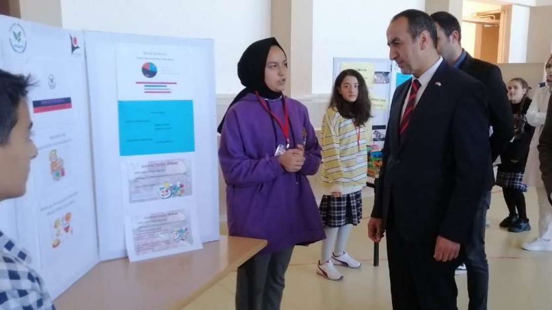 Milli Eğitim Müdürümüz Halil Yücel TUBİTAK 4006 Bilim Fuarı gezdi