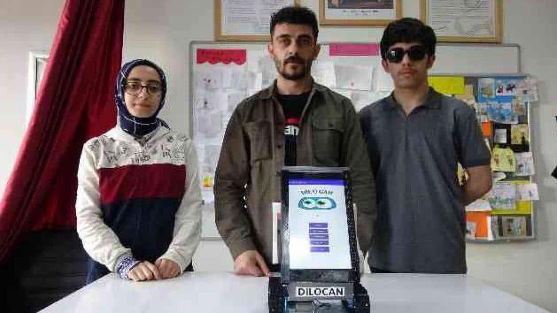 Geleceğin Bilim İnsanları Öğrencilerimiz Dil Eğitimi Veren Robot Tasarladılar