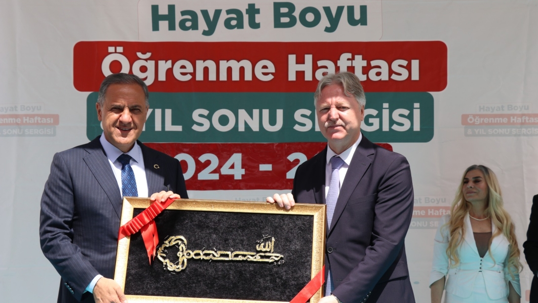 Bingöl Halk Eğitimi Merkezi'nden Yıl Sonu Sergisi