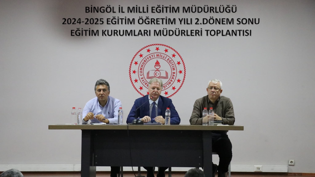  Bingöl'de Okul Müdürleri Yıl Sonu Değerlendirme Toplantısında Bir Araya Geldi